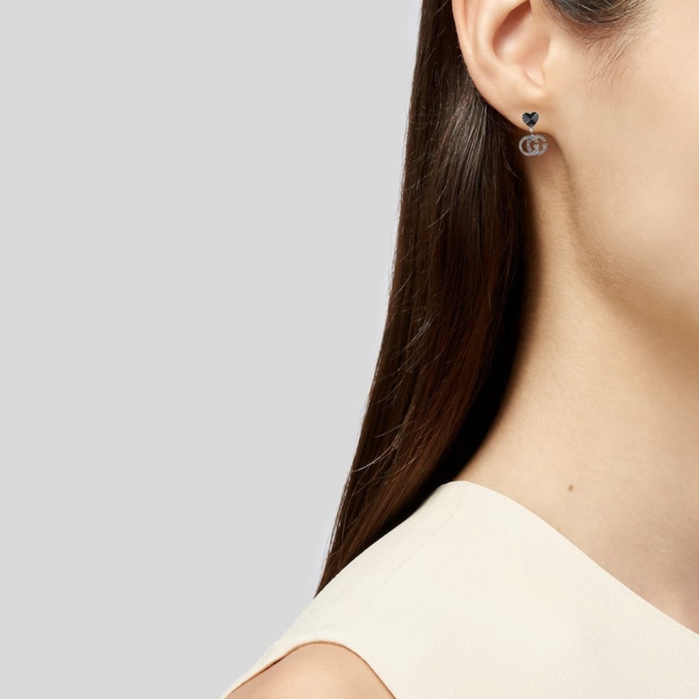 Gucci White Gold GG Running Heart Drop Diamond Earrings - Picture 3 of 9